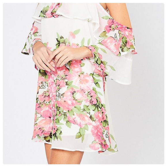 Entro Loveliness Floral Halter Mini Dress - Picture 4 of 16